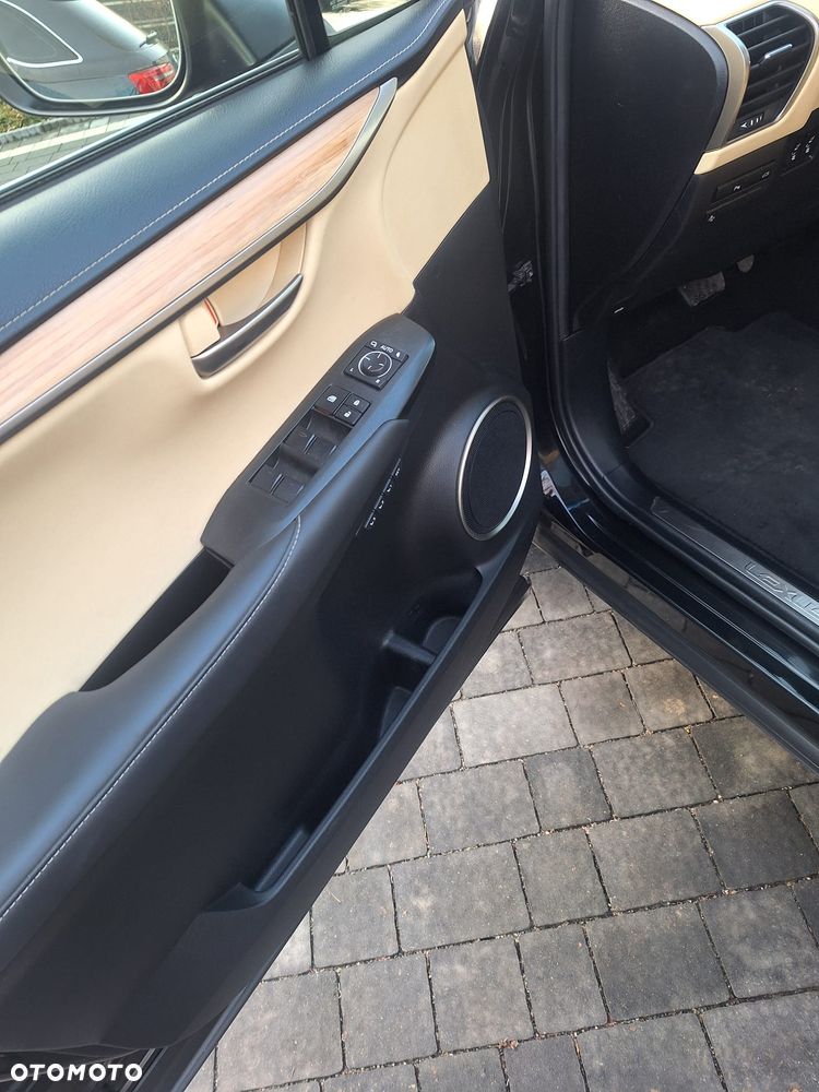 Lexus NX 300h Prestige AWD - 27