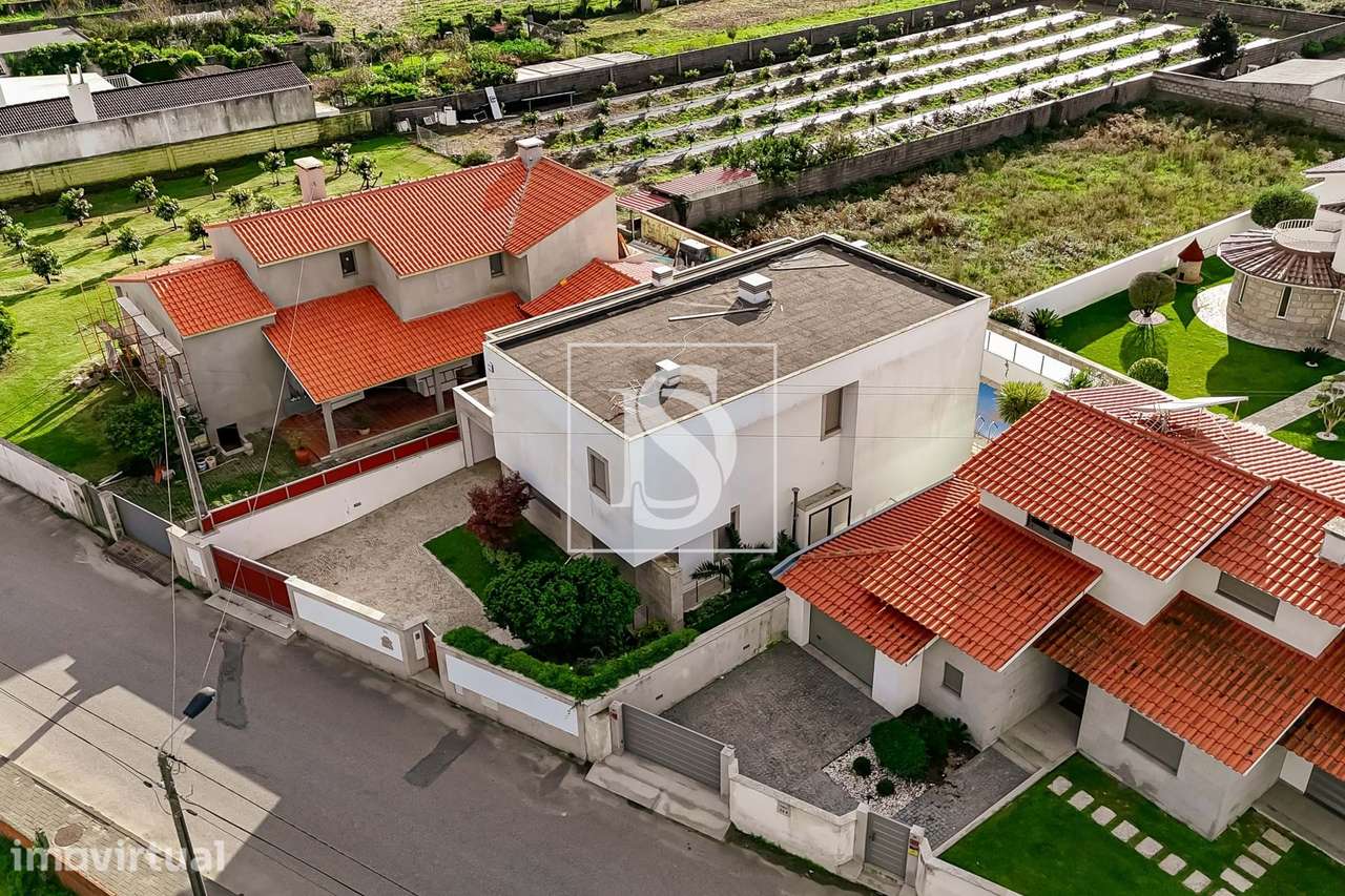 Moradia T4 c/ Piscina, Vista Mar e Excelente Exposição Solar – Marinha - Grande imagem: 3/45
