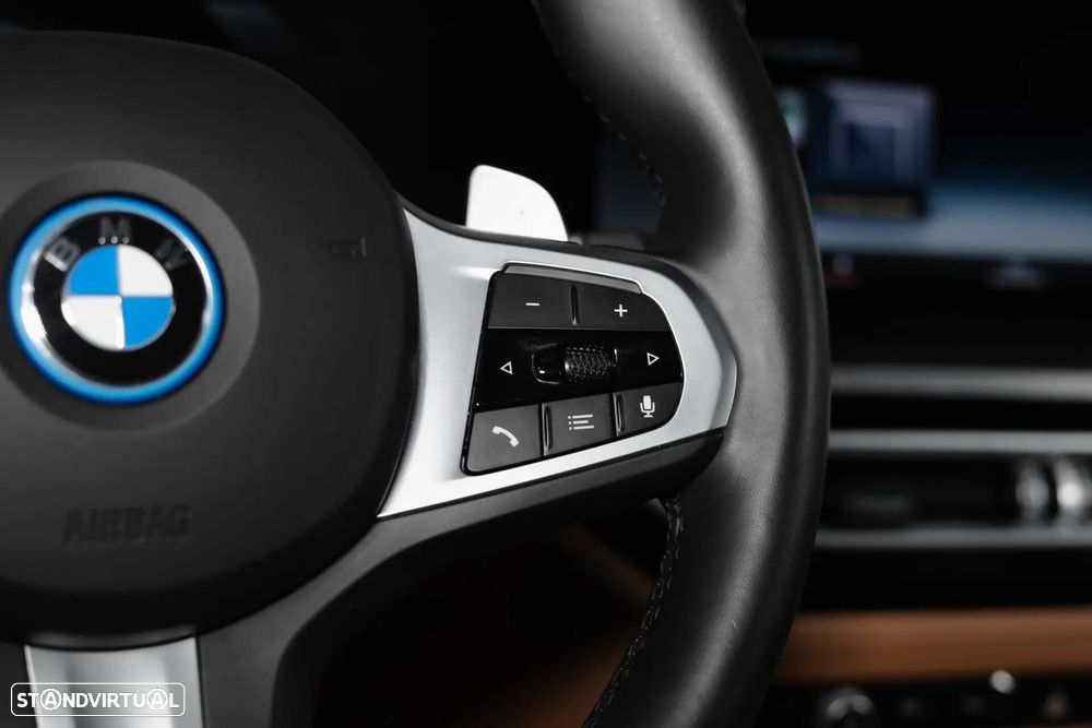 BMW 330 e xDrive Aut. M Sport - 8