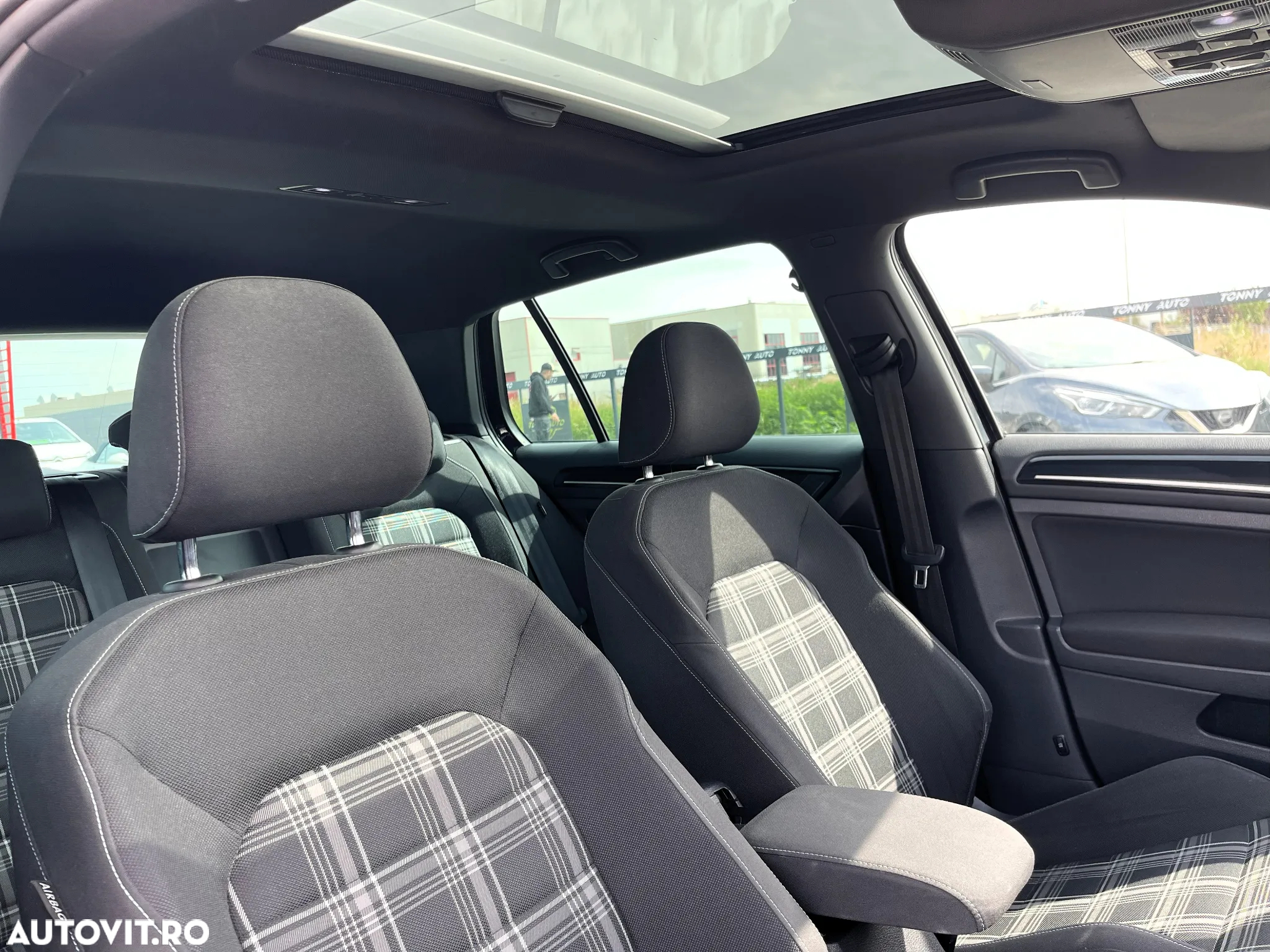 Volkswagen Golf 2.0 TDI DPF BMT DSG GTD - 19