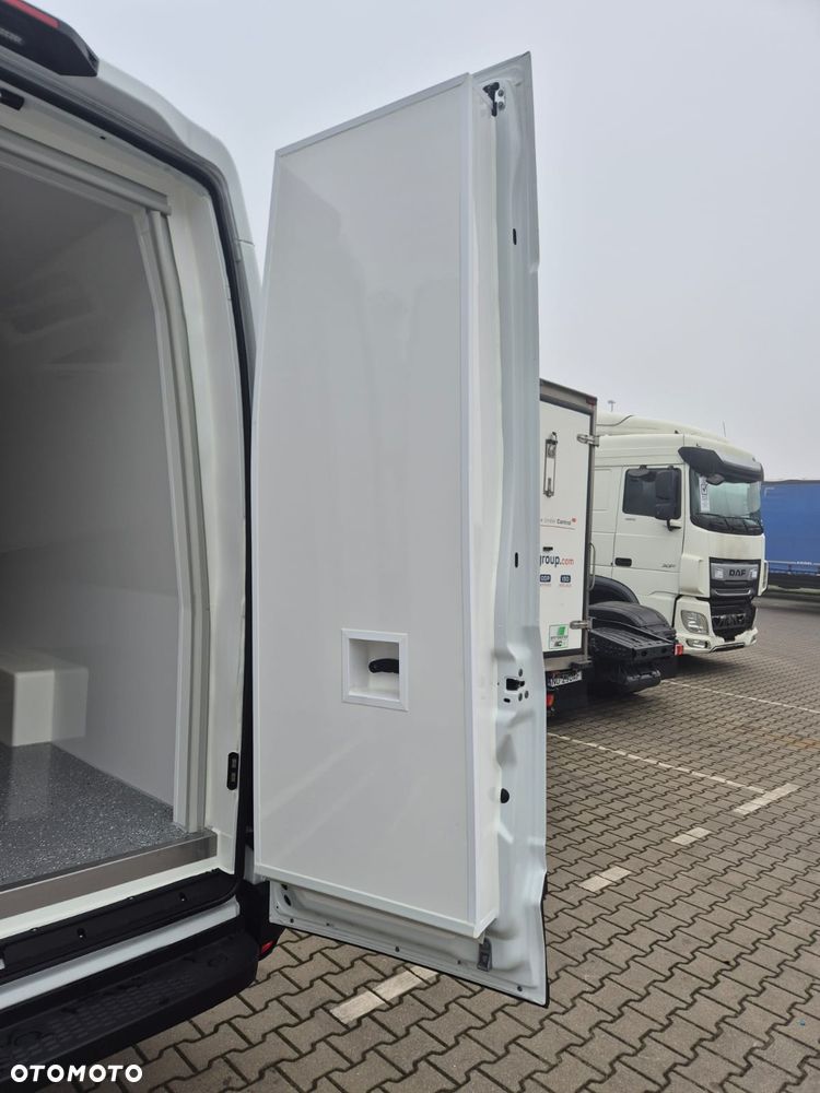 Iveco Daily 35S18HV chłodnia do -18 stopni! + łóżko - 17