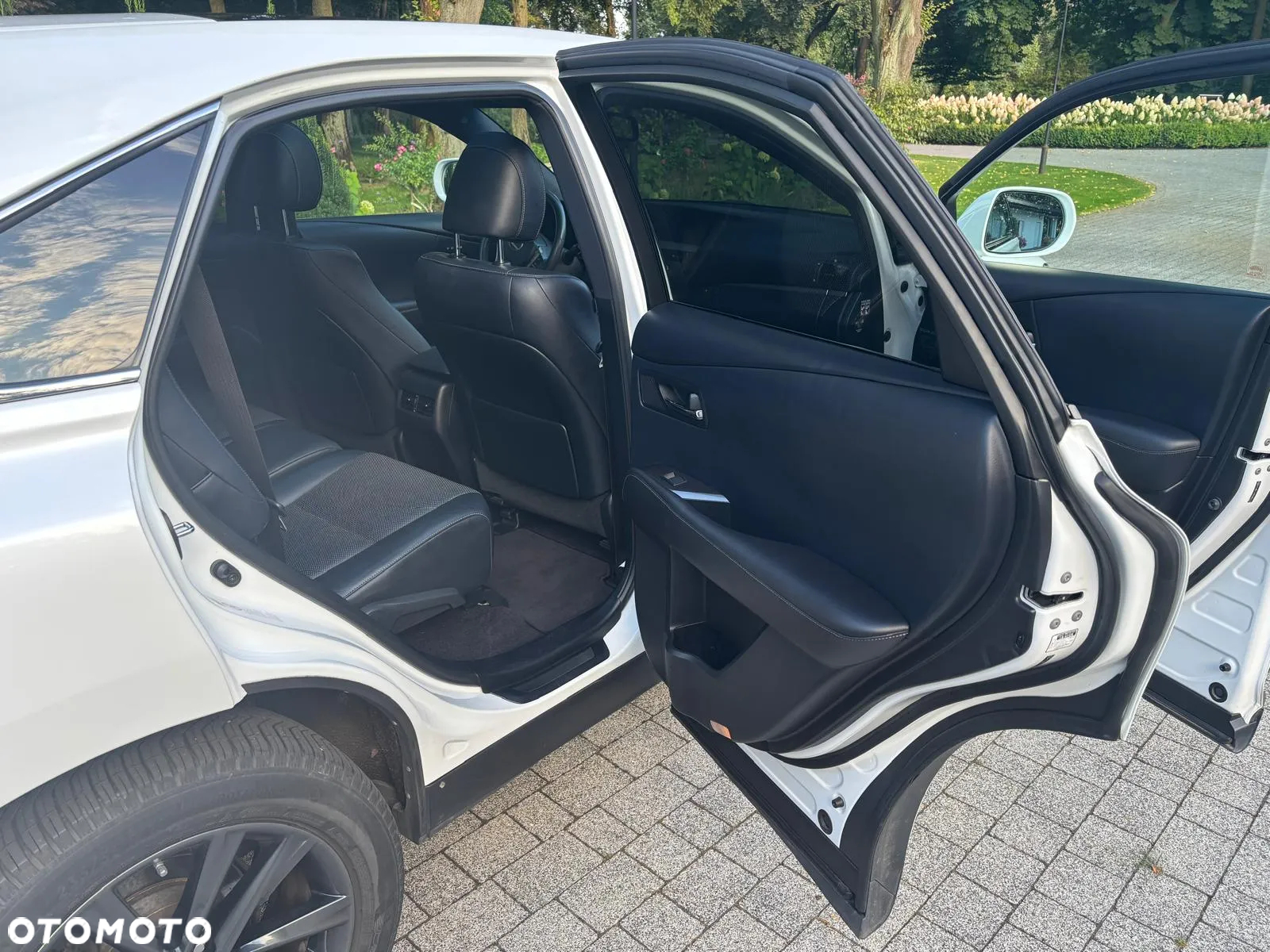Lexus RX - 12