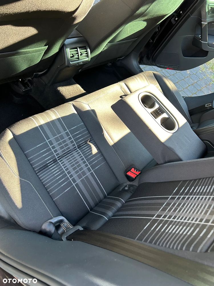 Volkswagen Golf - 14