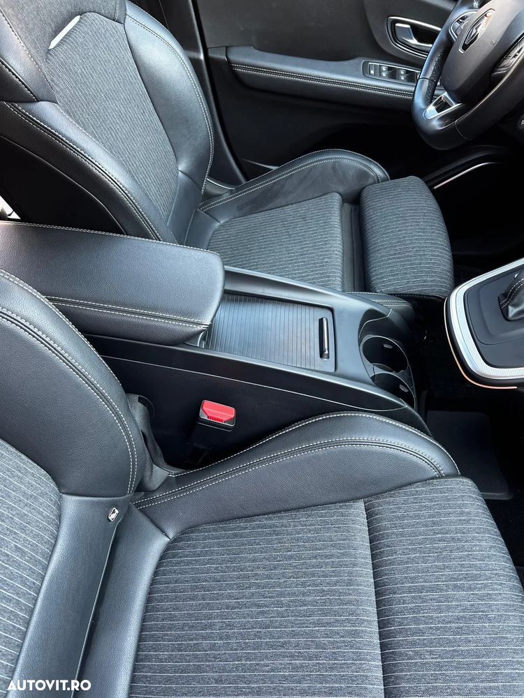 Renault Grand Scenic - 17