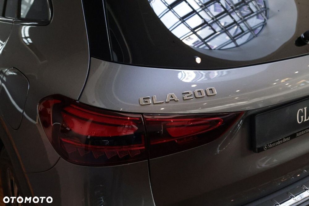 Mercedes-Benz GLA - 11