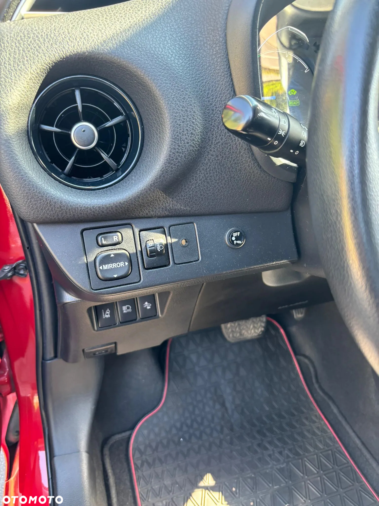 Toyota Yaris - 10