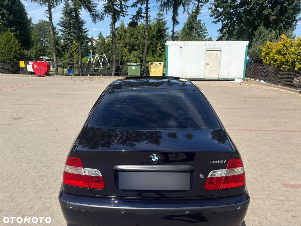 BMW Seria 3 318i - 4