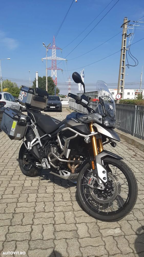 Triumph Tiger 900 - 1