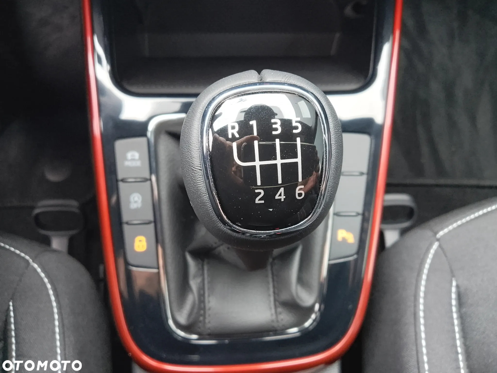 Skoda Fabia 1.0 TSI Monte Carlo - 25