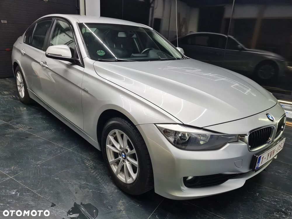 BMW Seria 3 316d Sport Line - 10