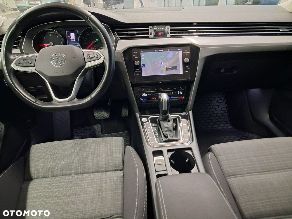 Volkswagen Passat - 13