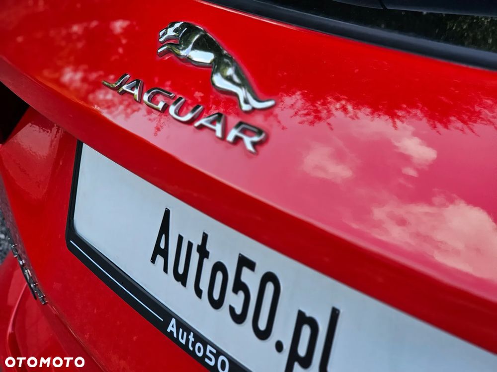 Jaguar E-Pace 1.5 P160 mHEV S - 16