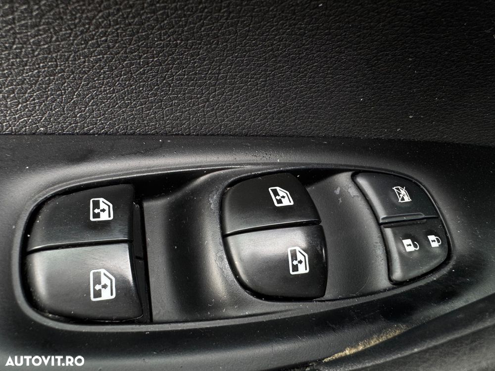 Nissan Qashqai 1.6 DCI Xtronic TEKNA+ - 26