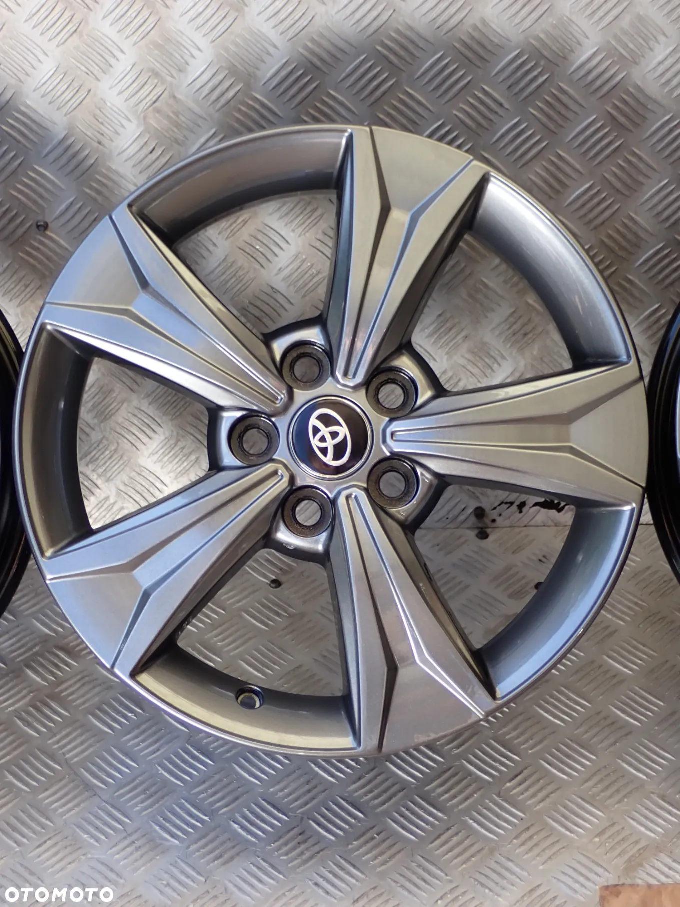 FELGI ALUMINIOWE  TOYOTA C-HR  6,5JX17  ET 45  5X114,3  PW457-10001  2700 ZŁ - 5