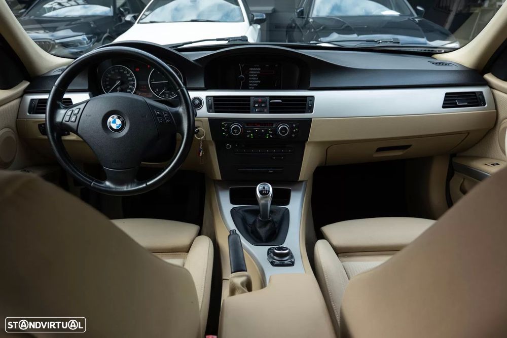 BMW 318 d Pack M - 10