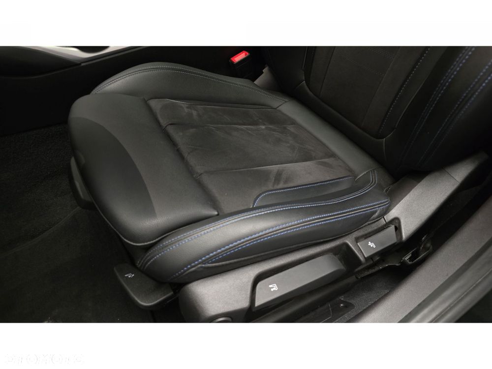 BMW Seria 3 320d xDrive mHEV M Sport - 19