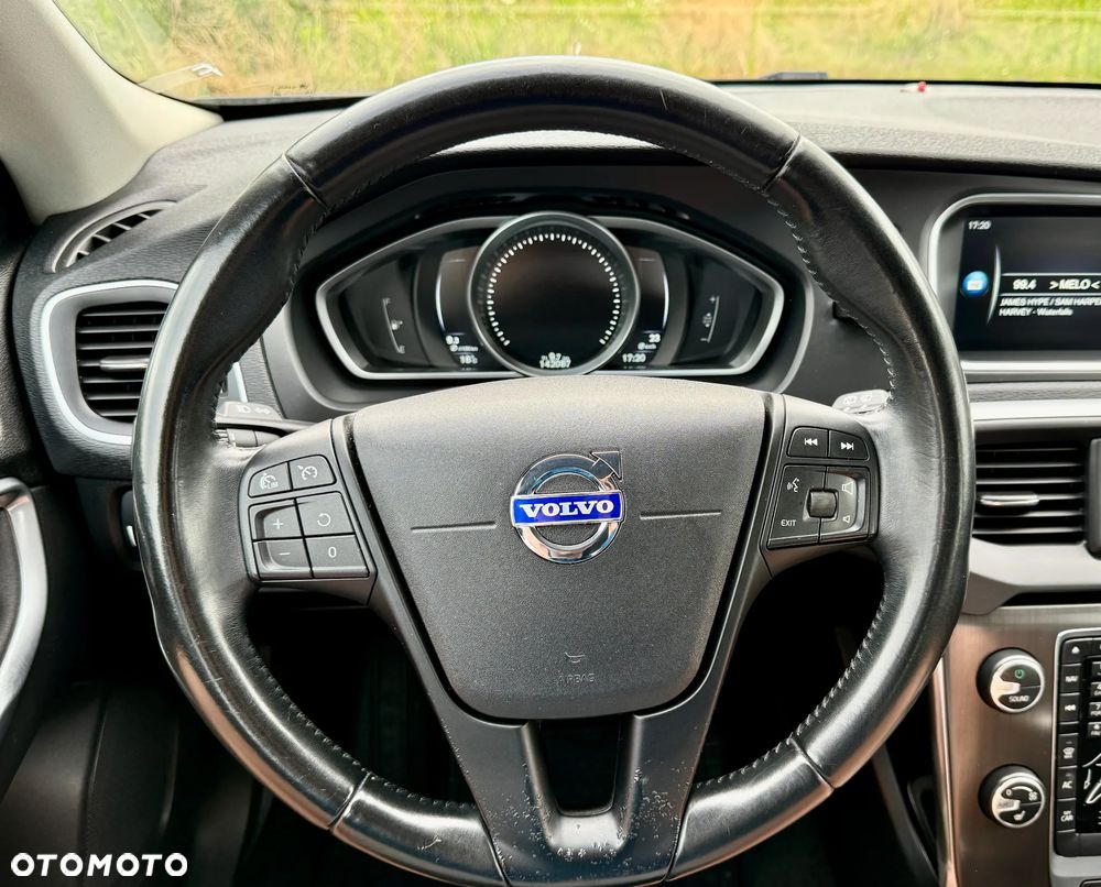 Volvo V40 T2 Momentum - 6