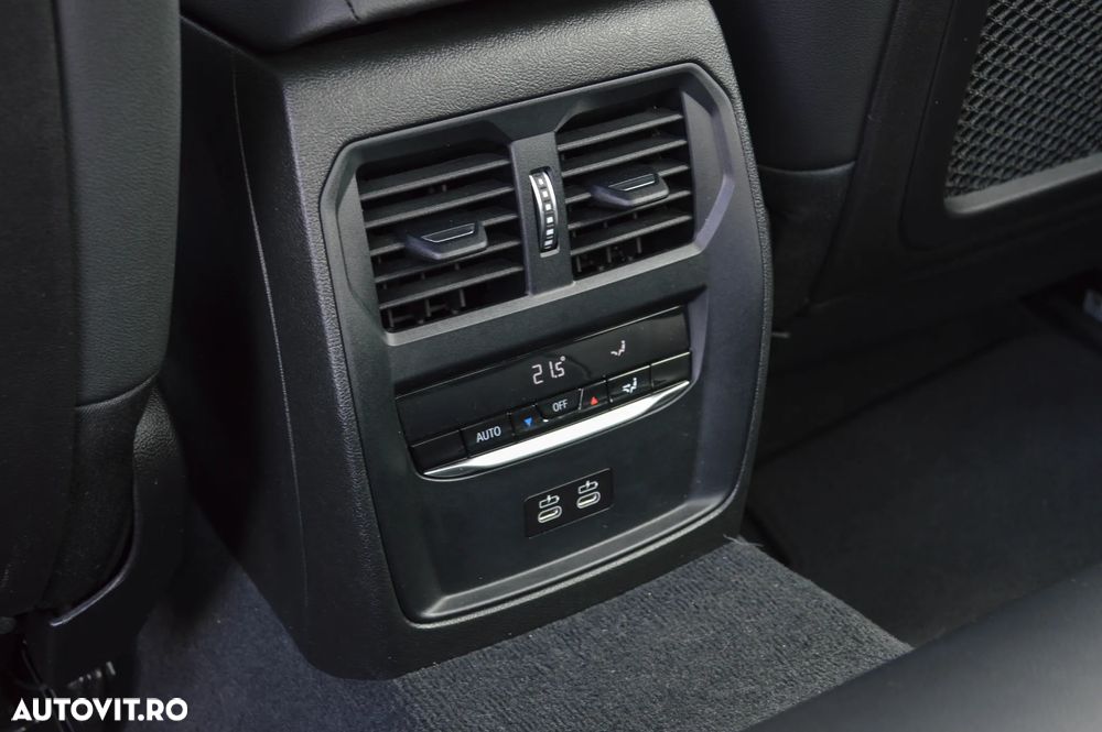 BMW Seria 3 320i Aut. Luxury Line - 33