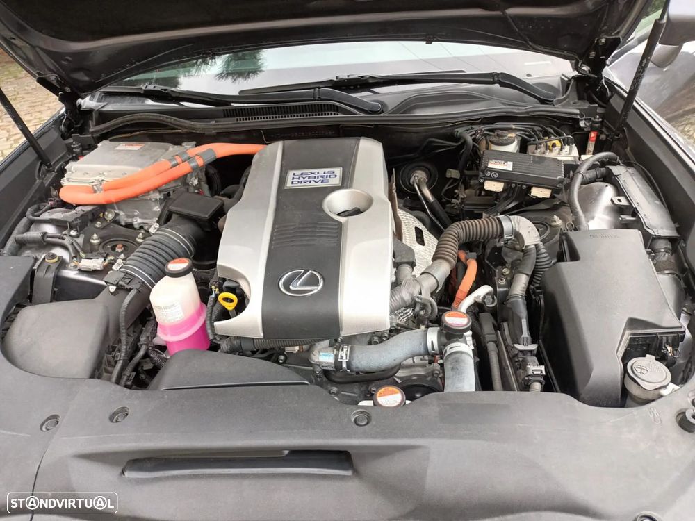Lexus RC 300h F Sport - 29