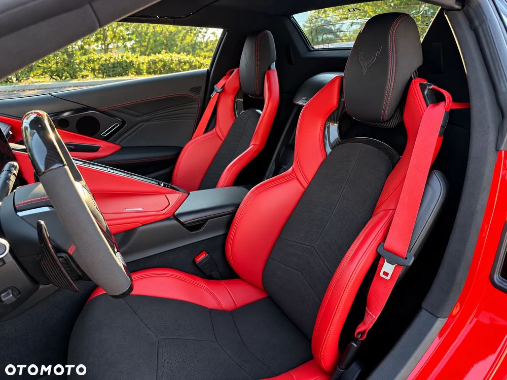 Chevrolet Corvette - 11