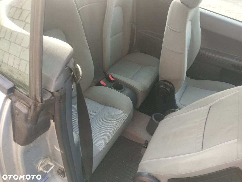 Mitsubishi Colt 1.5 - 12