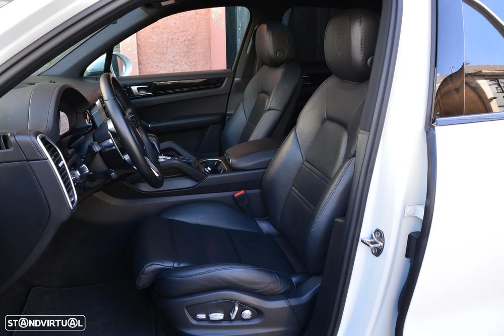 Porsche Cayenne E-Hybrid - 44