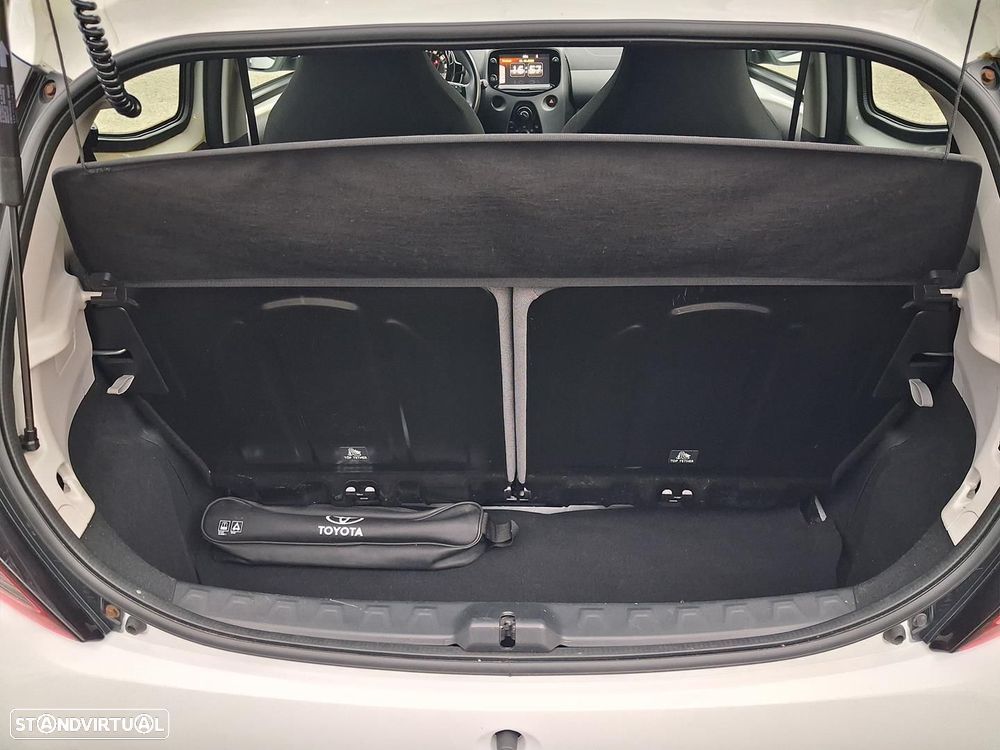 Toyota Aygo 1.0 X-Play - 13