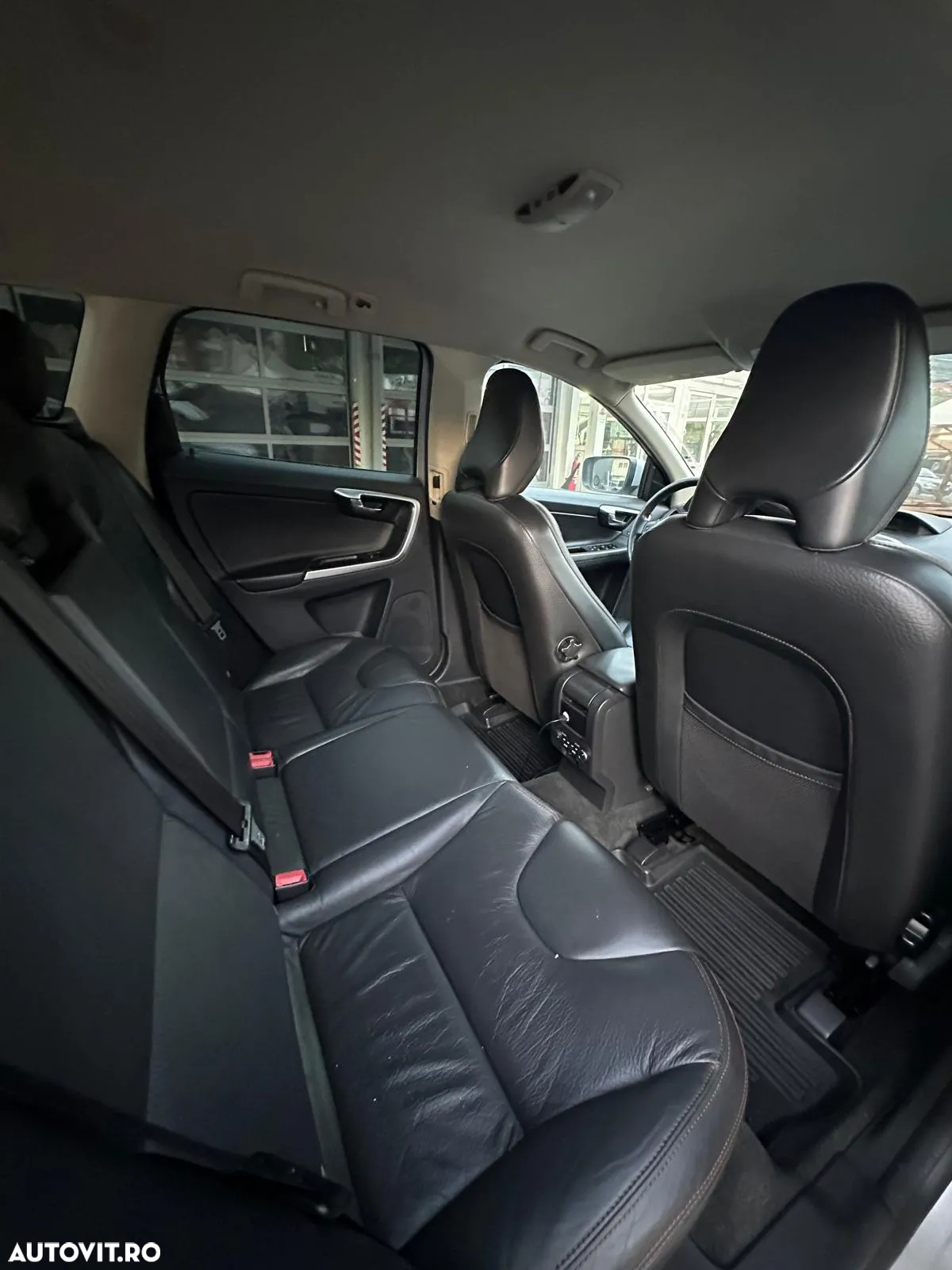 Volvo XC 60 D5 AWD Aut. Summum - 10