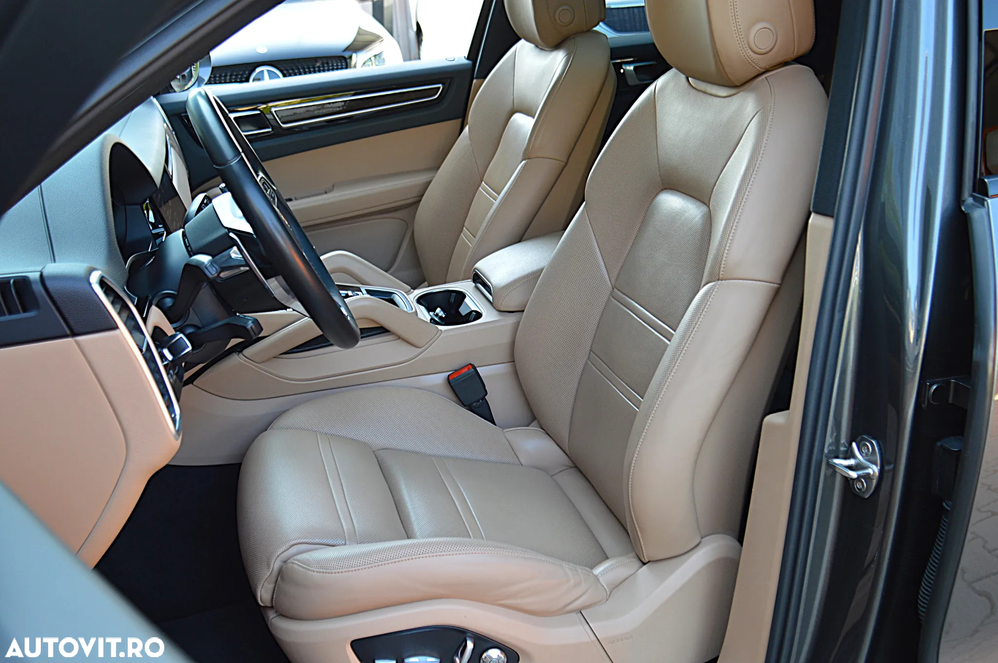Porsche Cayenne Coupe E-Hybrid Tiptronic S Platinum Edition - 10