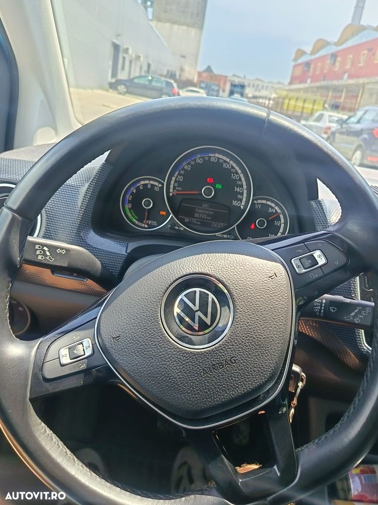 Volkswagen up! - 8