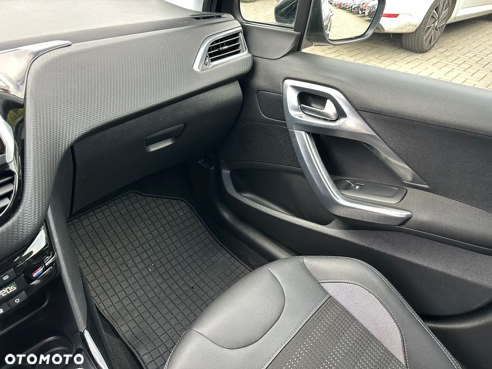 Peugeot 2008 - 17
