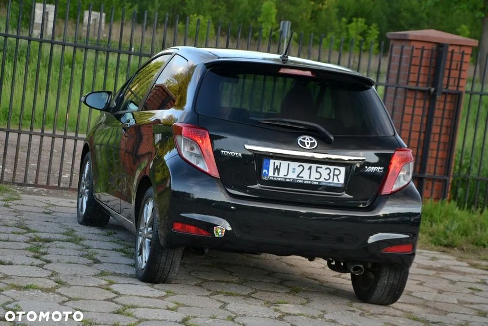 Toyota Yaris 1.33 VVT-i Executive - 12