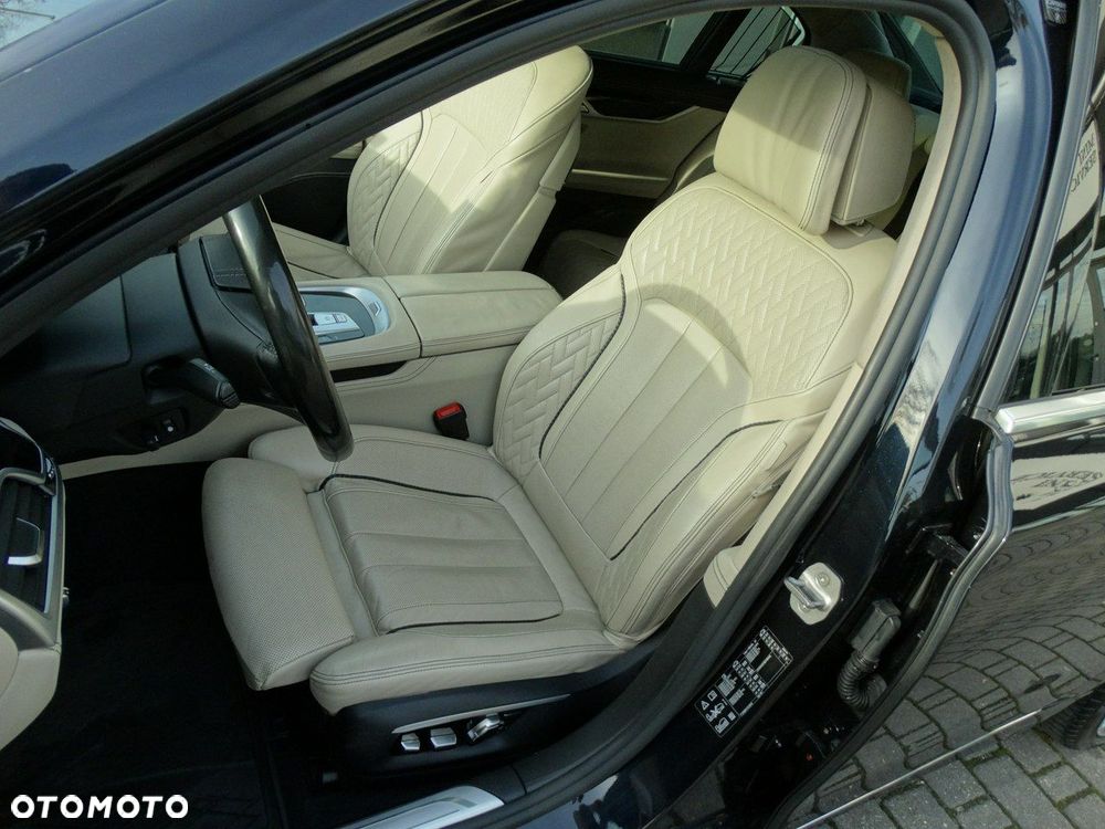 BMW Seria 7 740d xDrive - 21