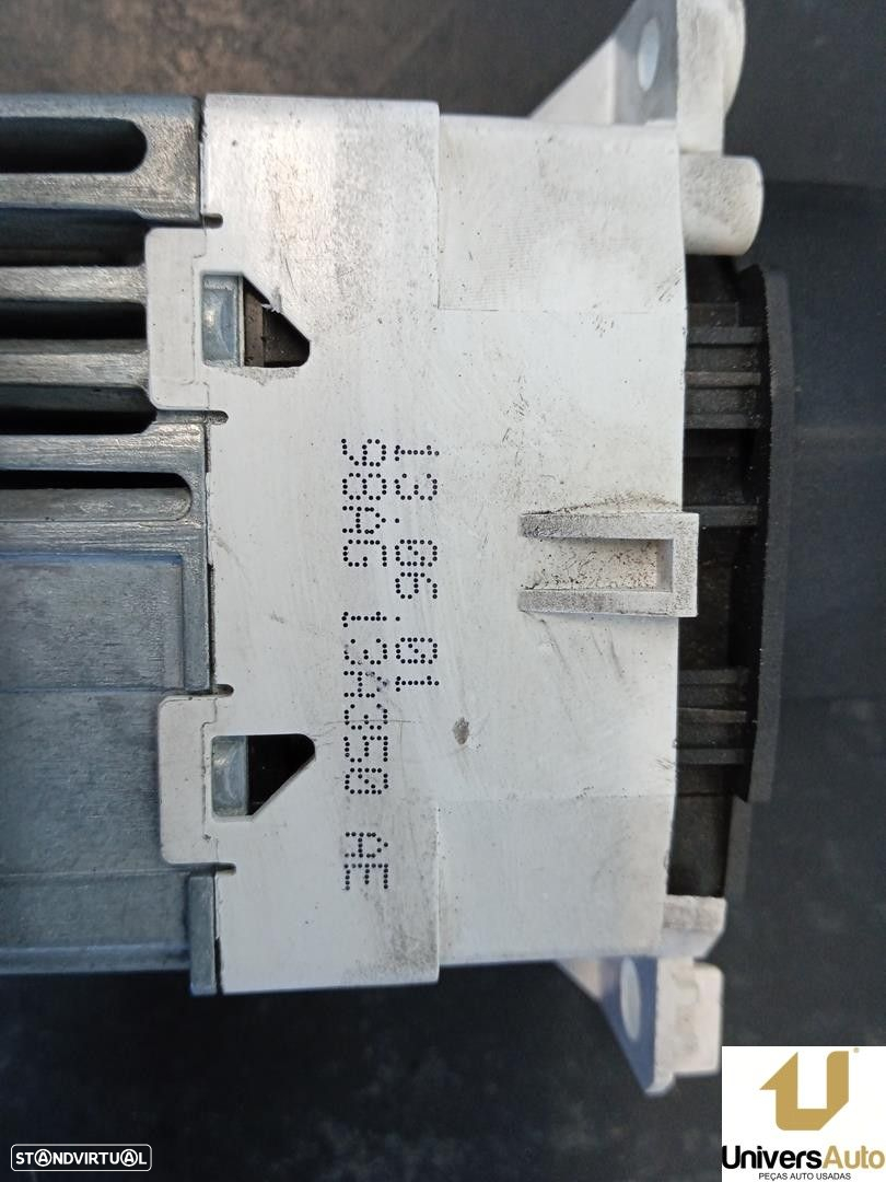 BOTÃO DE EMERGÊNCIA FORD FOCUS SEDAN 2001 -98AG13A350AE - 2