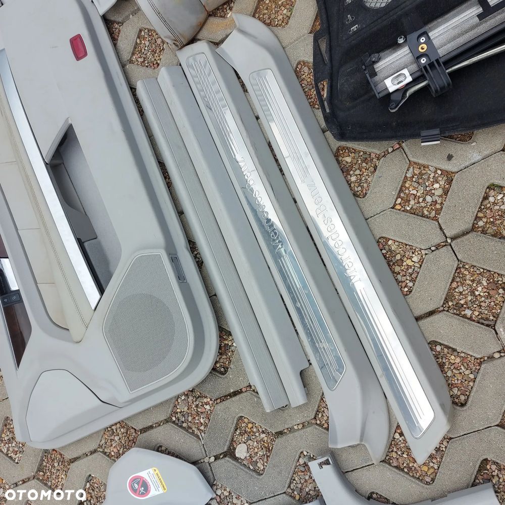 WNETRZE KOMPLETNE FOTELE KANAPA MERCEDES E W207 COUPE ORYGINAL DEMONTAZ BOCZKI DYWANY OSLONY PODLOKIETNIK - 23