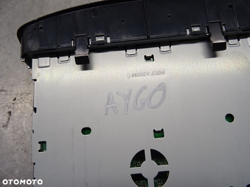 TOYOTA AYGO LIFT HB 3D 08-12 1.0B RADIO RADIOODTWARZACZ 86120-0H010 - 4