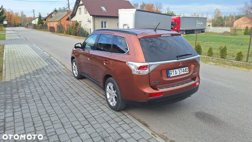 Mitsubishi Outlander 2.2 DID Intense + - 7