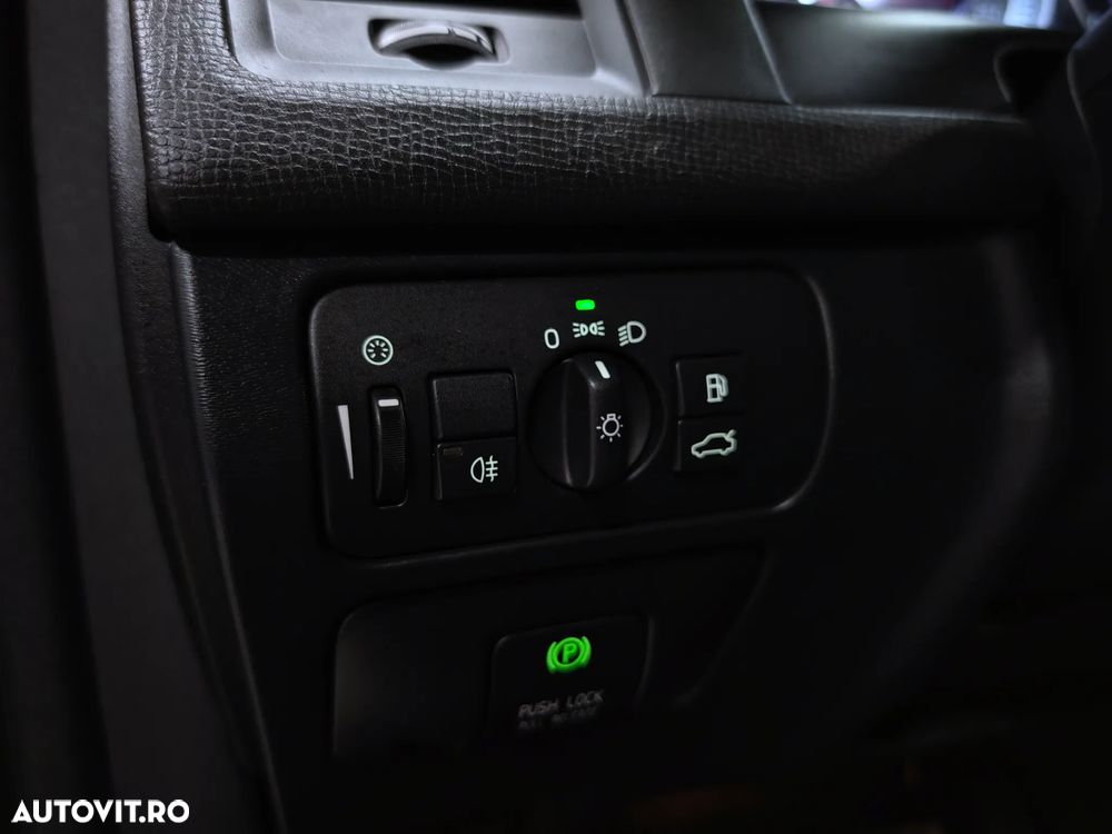 Volvo XC 60 2.4D AWD Aut. Momentum - 25