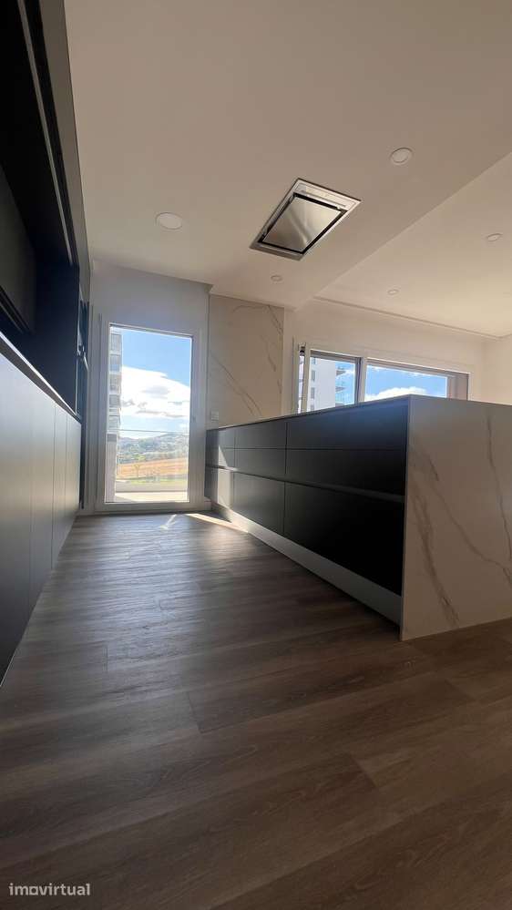 Apartamento T2 a Estrear para Arrendamento  110 m² Condomínio Premiere - Grande imagem: 5/17