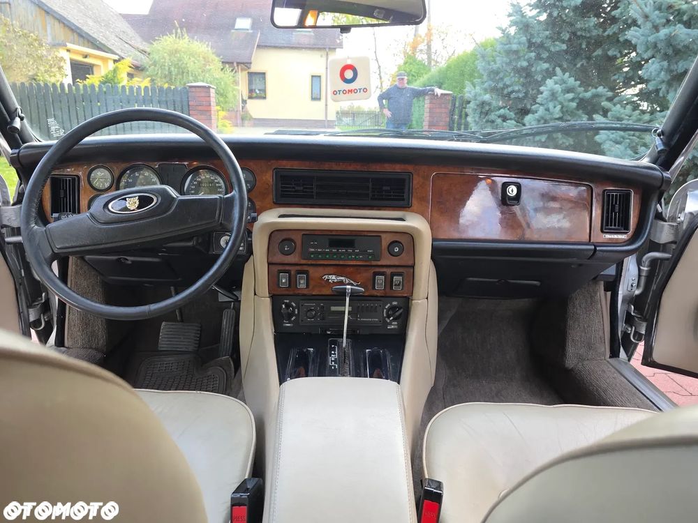 Jaguar XJ - 30