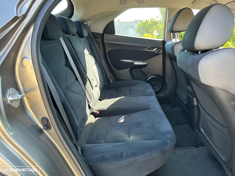 Honda Civic 1.4 Comfort - 27