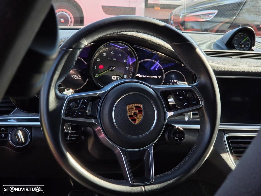 Porsche Panamera 4 E-Hybrid - 16