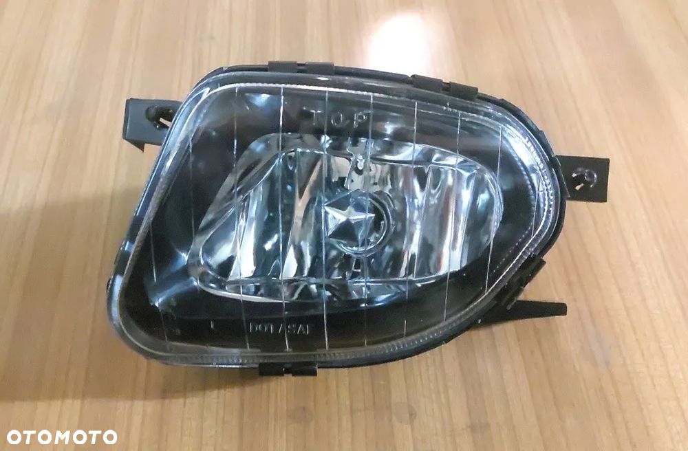Lampa przeciwmgielna lewa pasuje do Mercedes E-Klasa W211 2002r