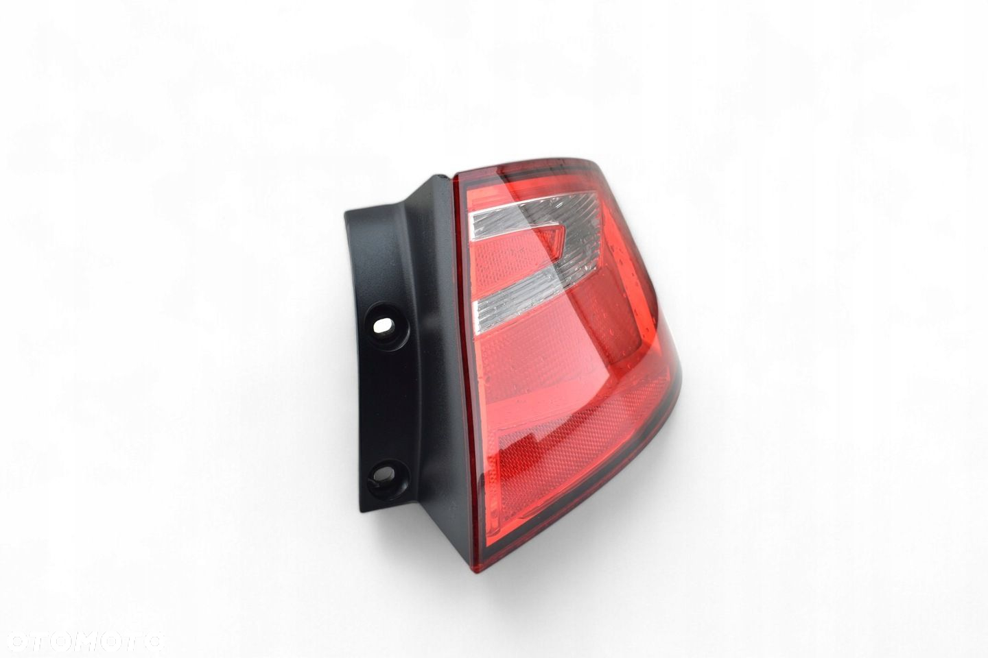 Lampa Prawy Tył w Błotnik SEAT TOLEDO IV 2014R - 5