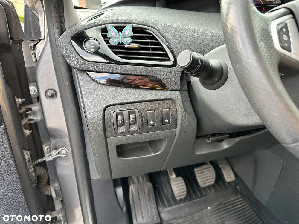Renault Scenic - 18