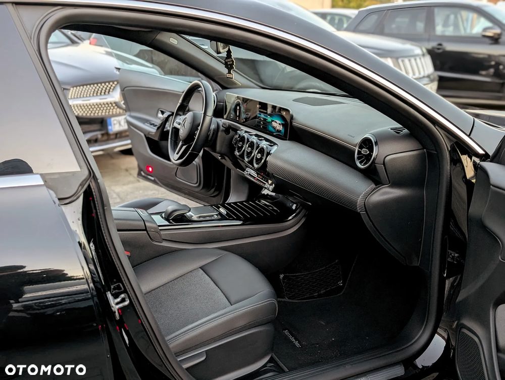 Mercedes-Benz CLA 200 d Shooting Brake 8G-DCT - 31