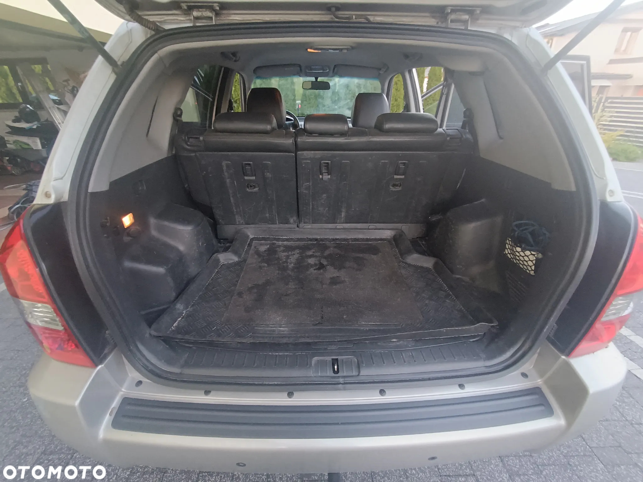 Hyundai Tucson 2.0 Comfort 2WD - 23