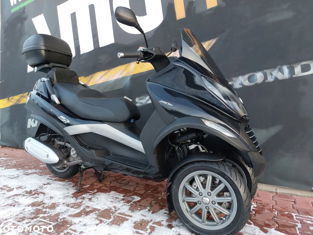 Piaggio MP-3 - 2