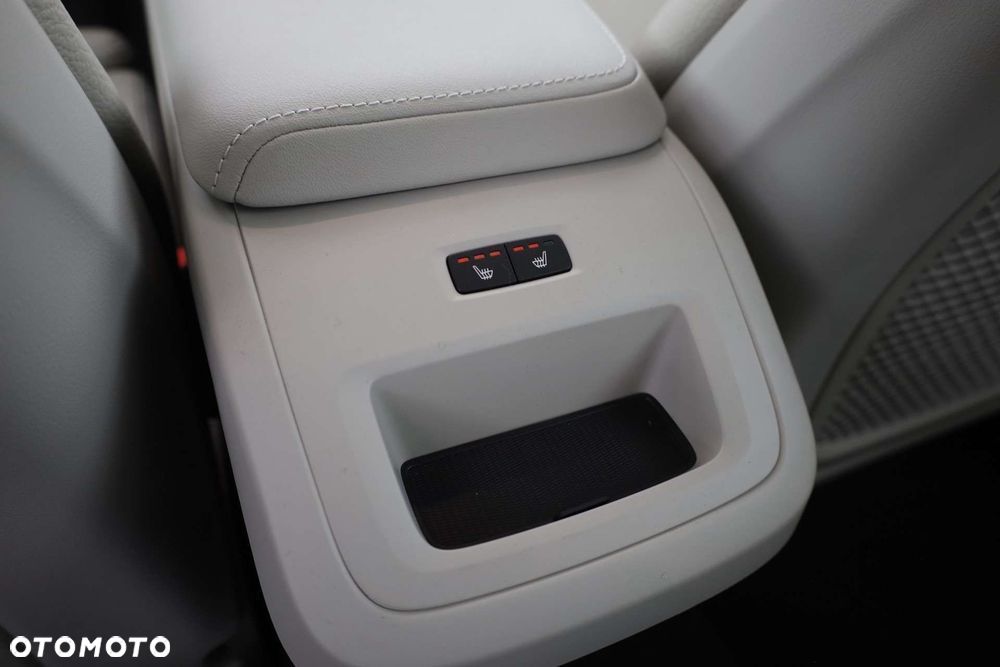 Volvo V60 B4 B Plus Dark - 12