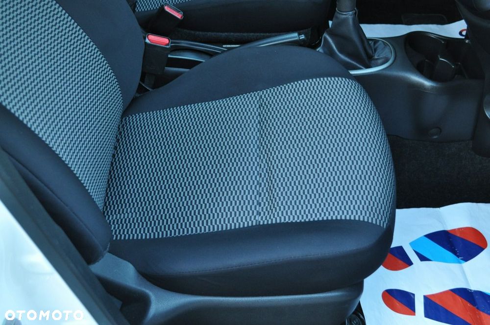 Nissan Micra - 25